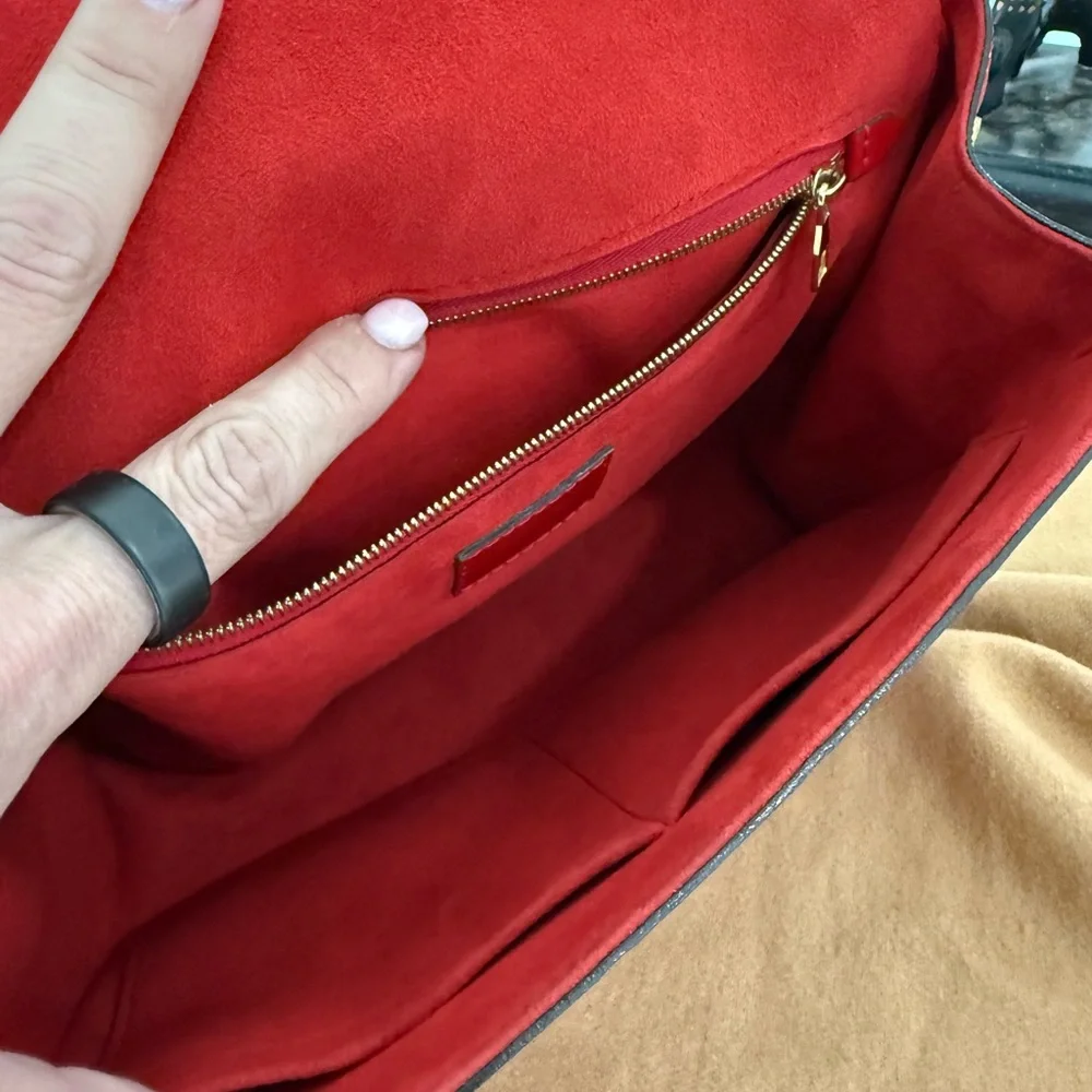 Louis Vuitton Venice Shoulder Bag Monogram Vernis: RED ♥️ - Picture 10 of 17